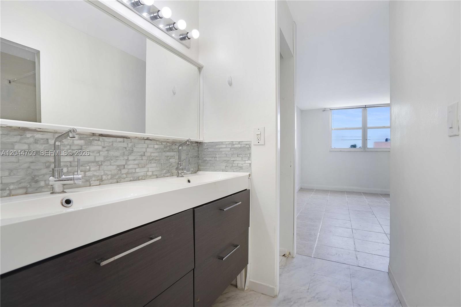 6900 Bay Drive 3h Property Photo 24