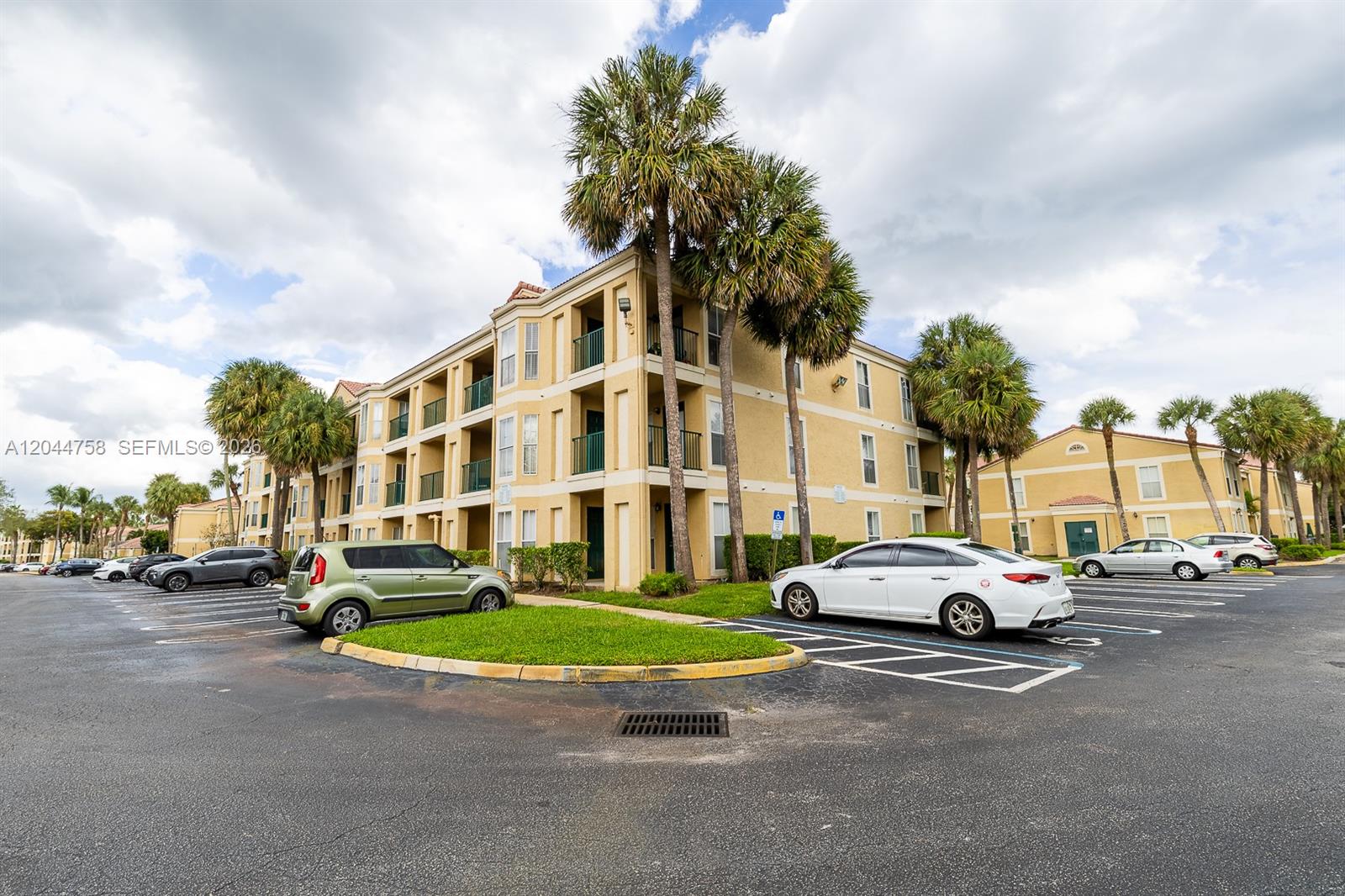 A12044758 Property Photo 2