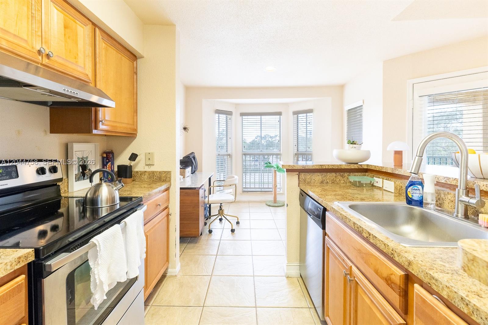 A12044758 Property Photo 12