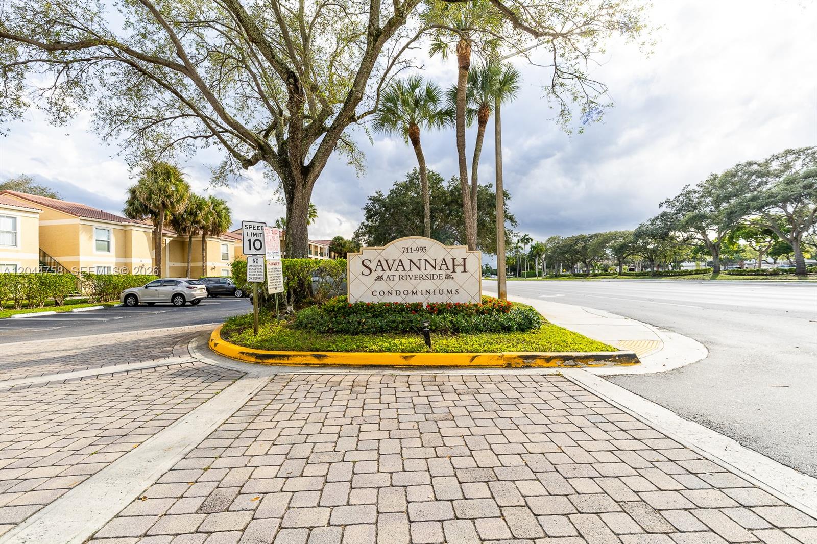A12044758 Property Photo 23