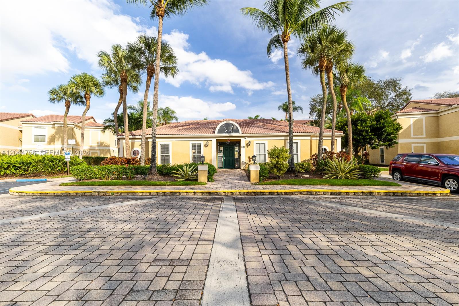 A12044758 Property Photo 24