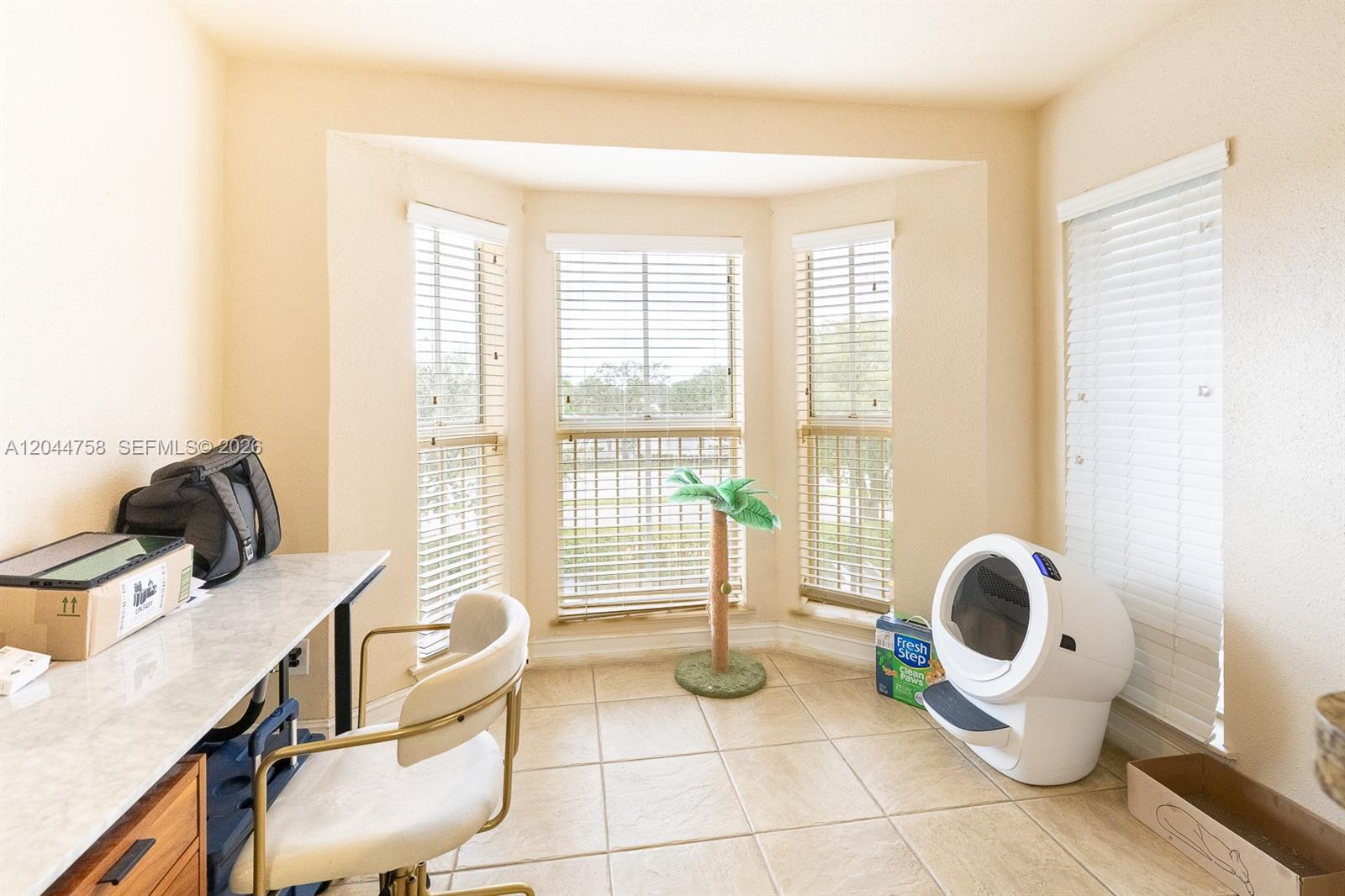 A12044758 Property Photo 28