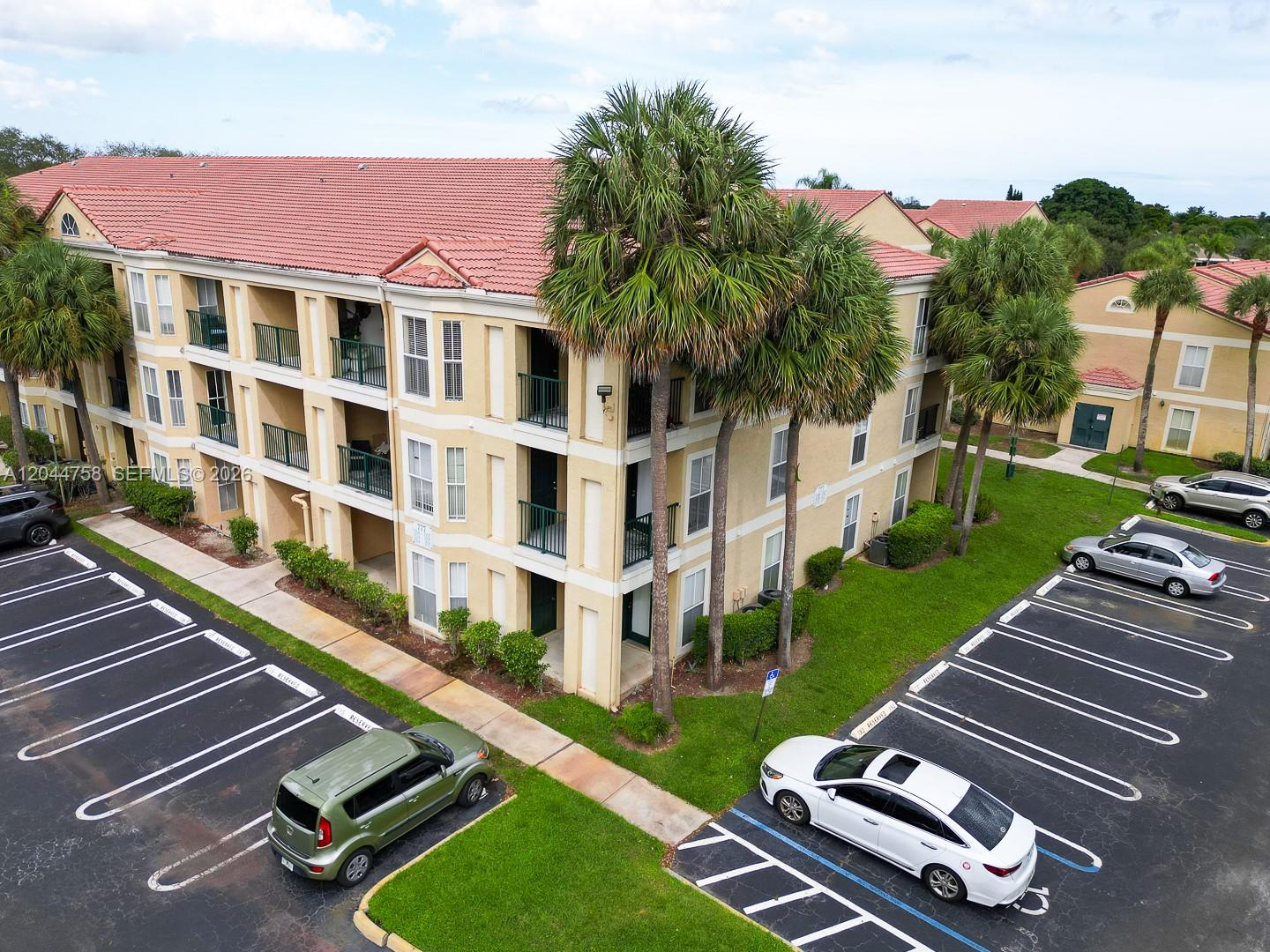 A12044758 Property Photo 30