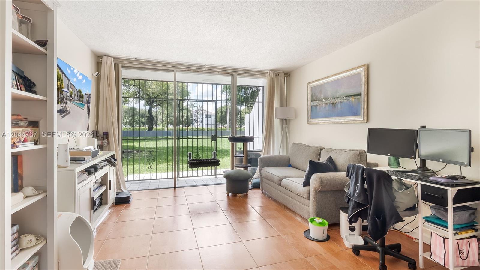 110 Fontainebleau Boulevard 101 Property Photo 4