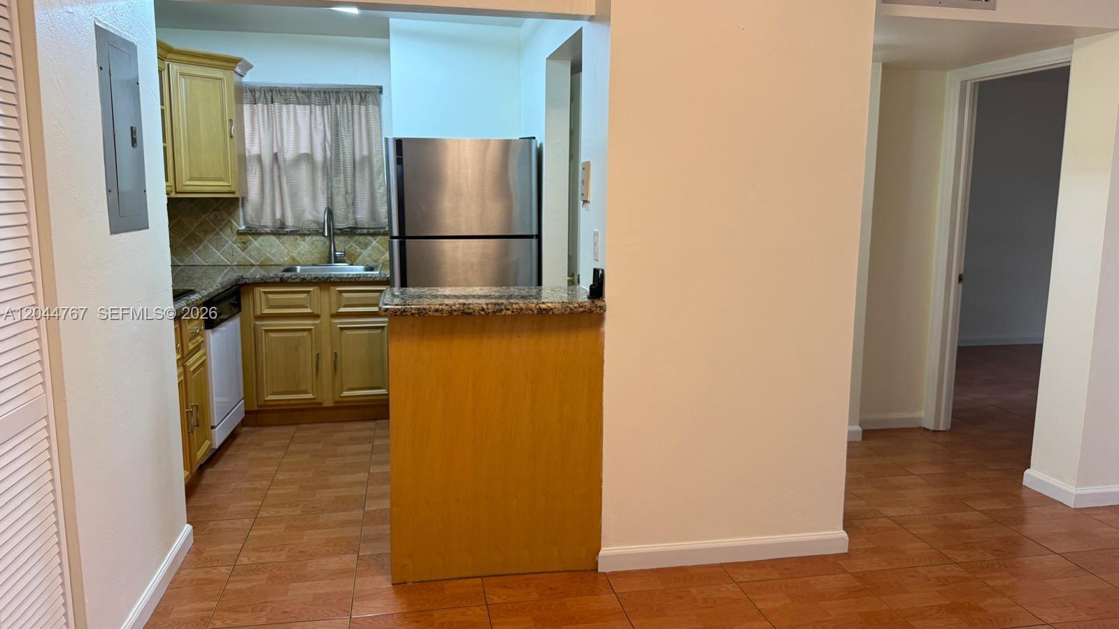 110 Fontainebleau Boulevard 101 Property Photo 7