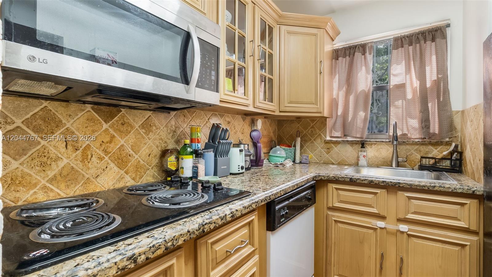 110 Fontainebleau Boulevard 101 Property Photo 10