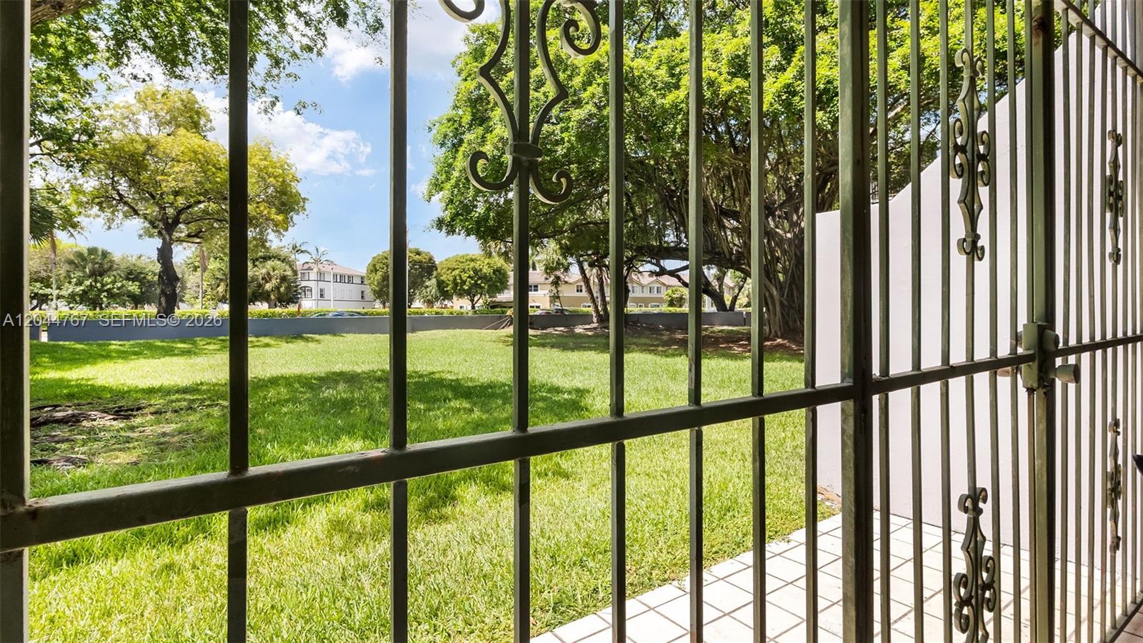 110 Fontainebleau Boulevard 101 Property Photo 28