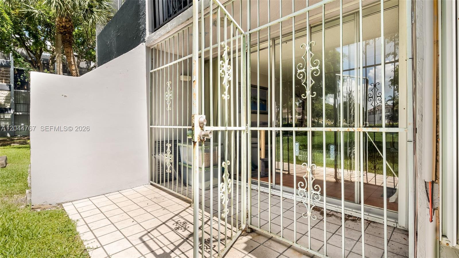 110 Fontainebleau Boulevard 101 Property Photo 30