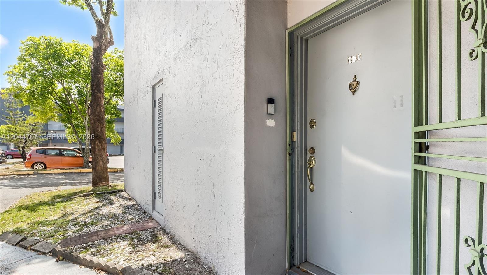 110 Fontainebleau Boulevard 101 Property Photo 33