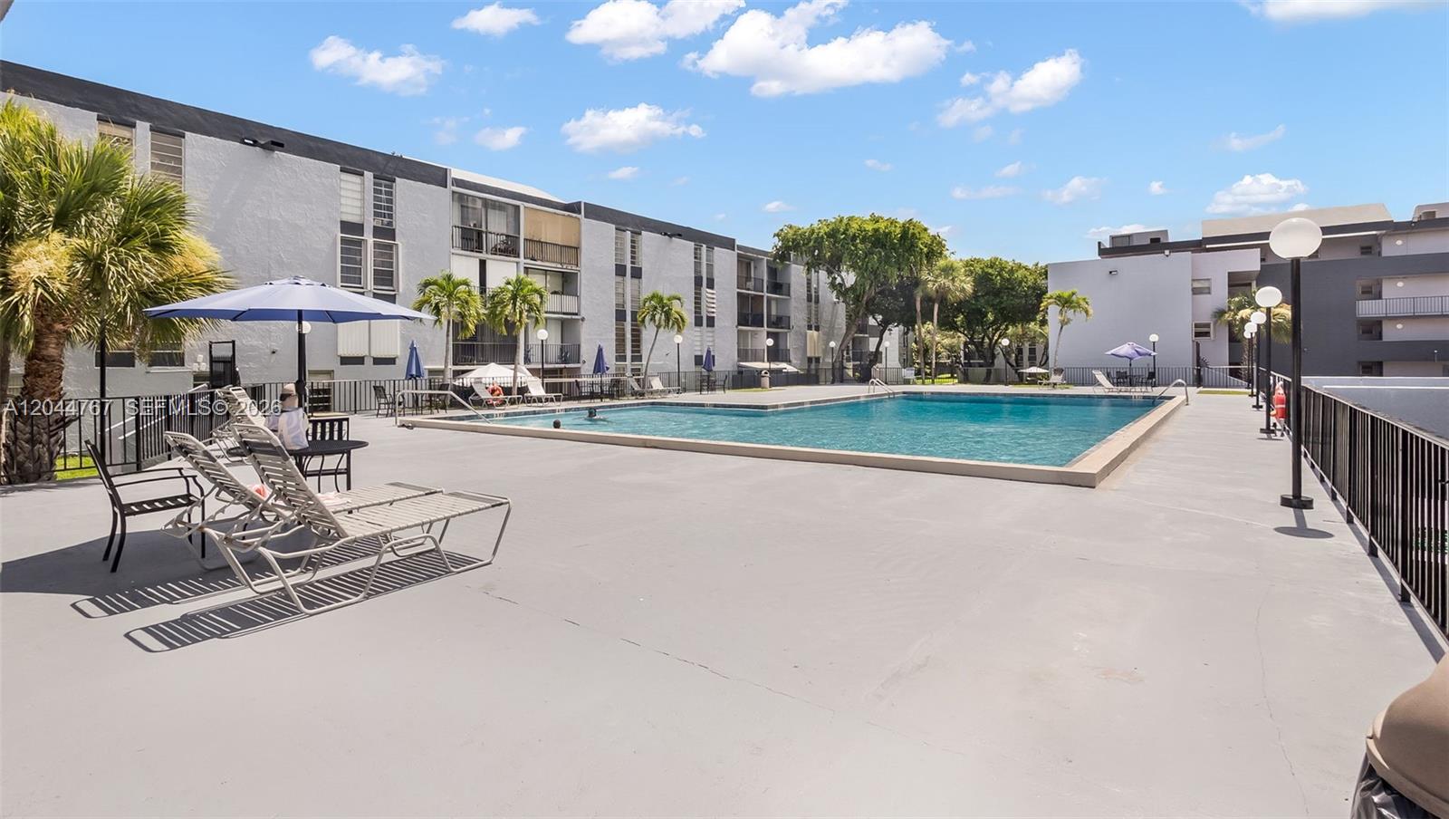 110 Fontainebleau Boulevard 101 Property Photo 35
