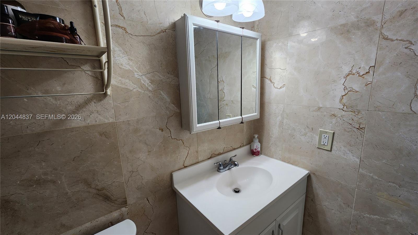 19201 E Collins Avenue 345 Property Photo 8