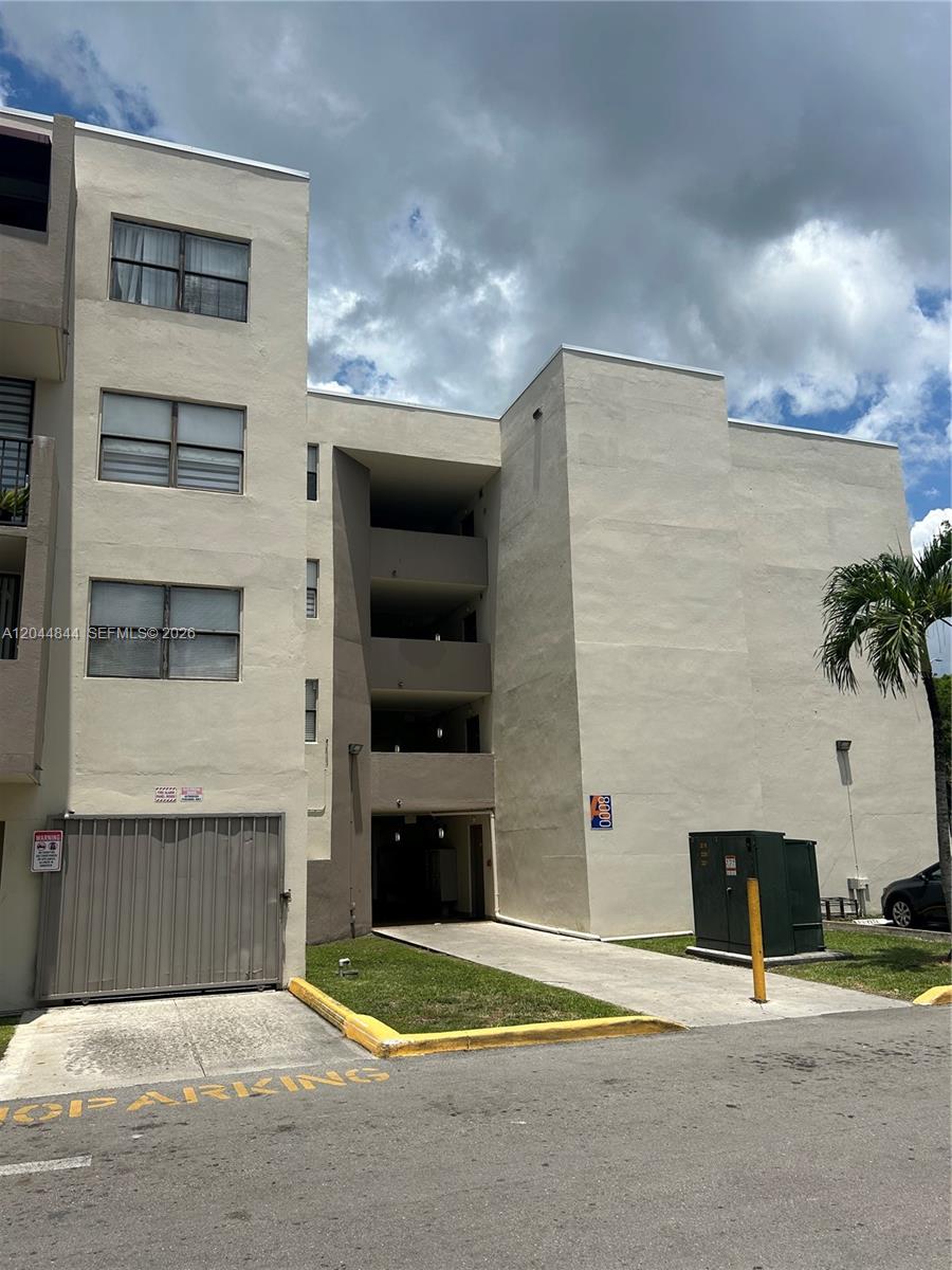 A12044844 Property Photo 3