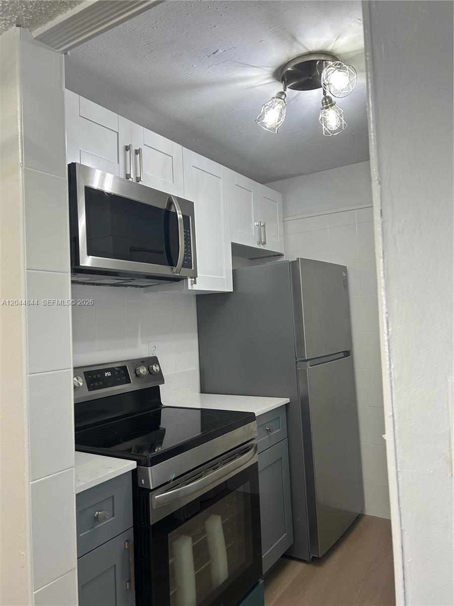 A12044844 Property Photo 11