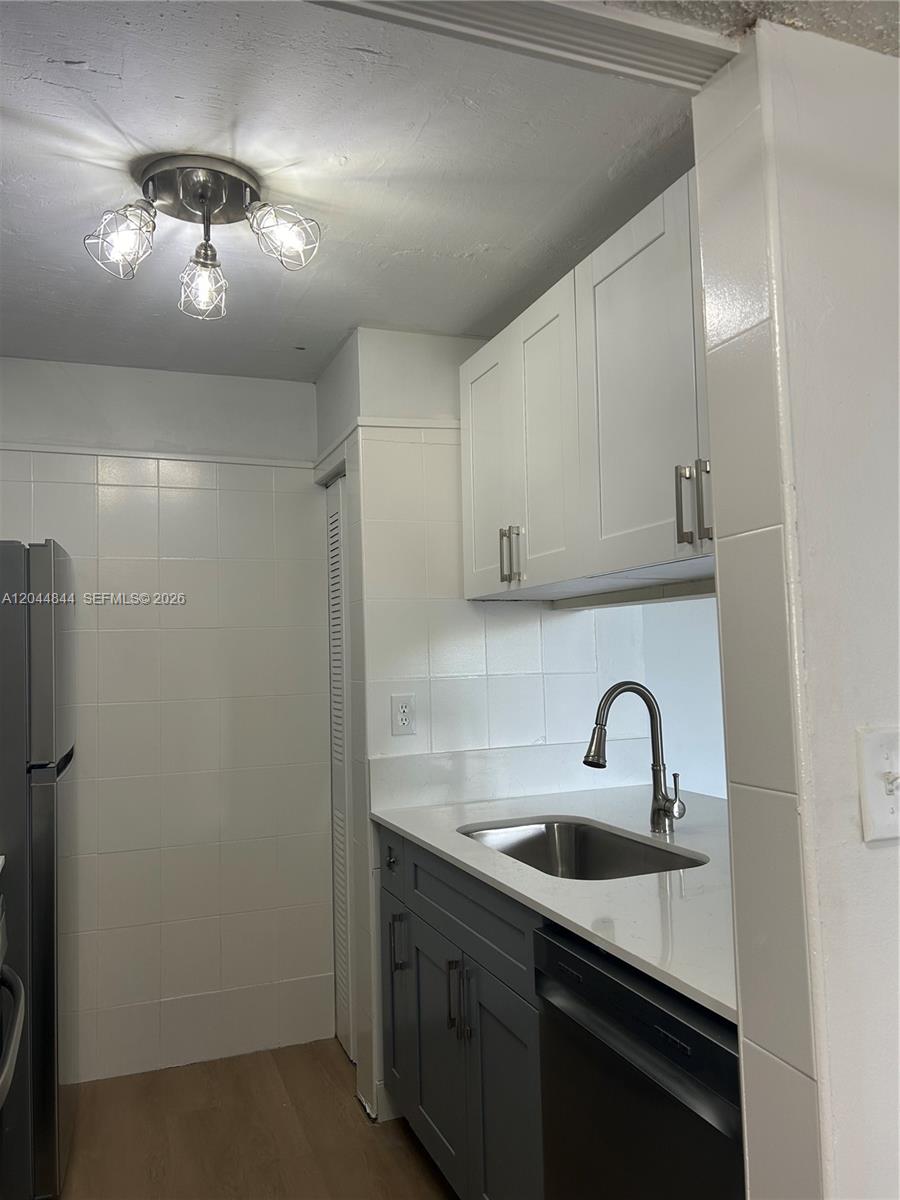 A12044844 Property Photo 12