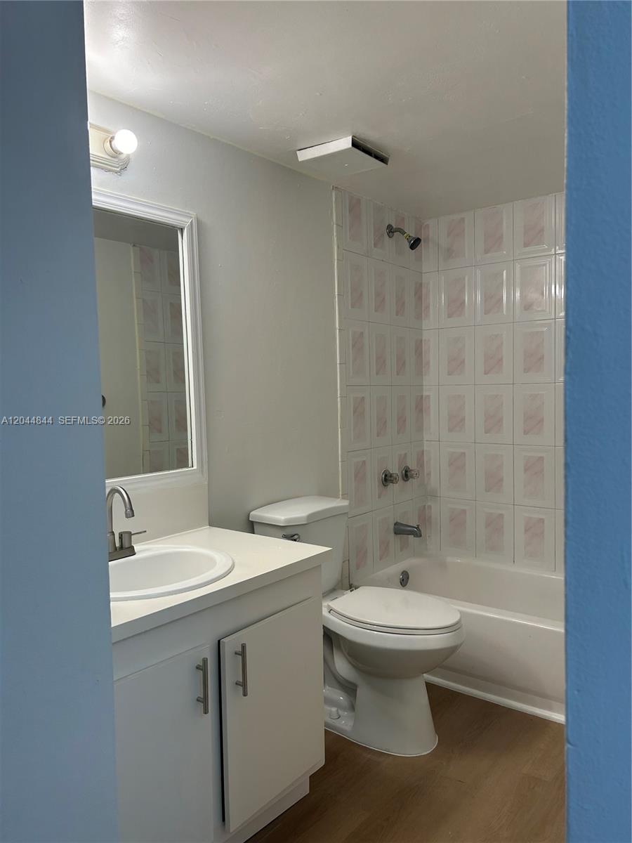 A12044844 Property Photo 19