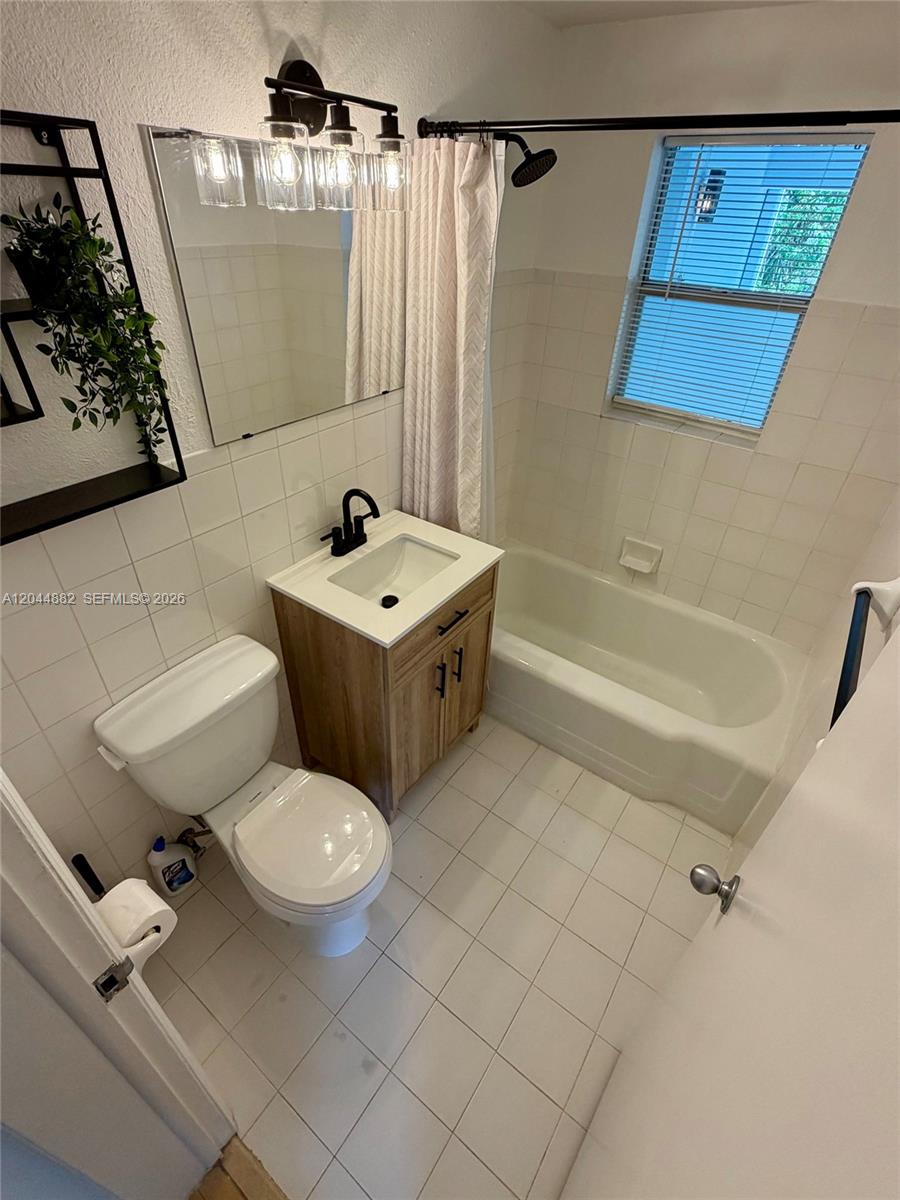 9248 Collins Avenue 205 Property Photo 8
