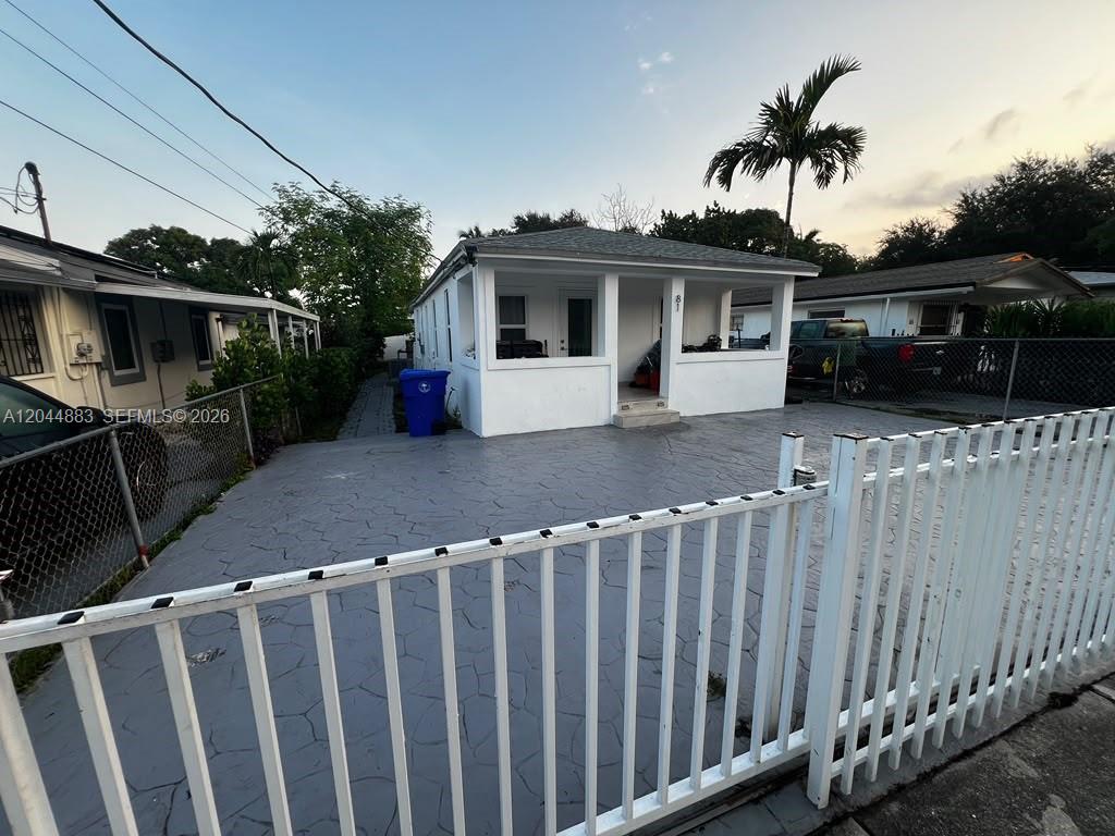 81 Nw 44th Street Property Photo 3