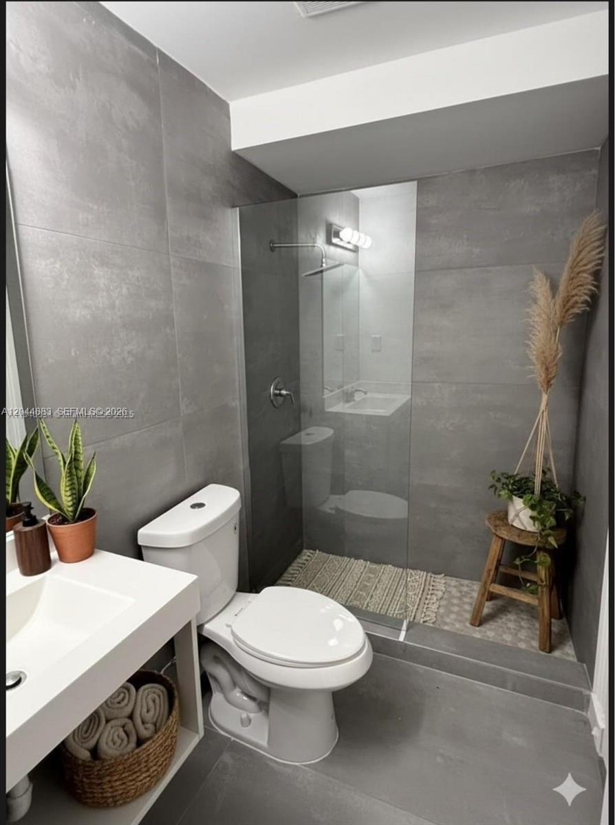 81 Nw 44th Street Property Photo 10