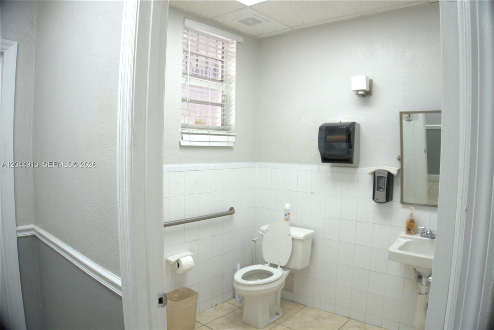 2433 Nw 7th Street Property Photo 23