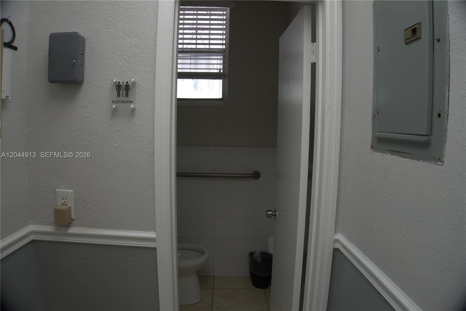 2433 Nw 7th Street Property Photo 29