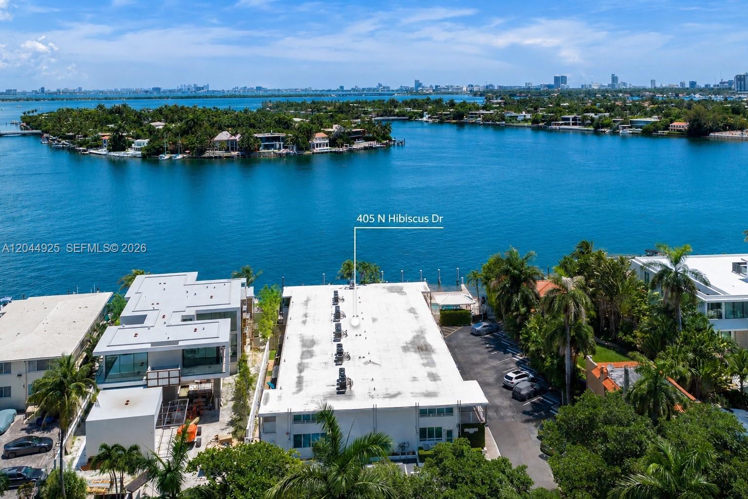 405 N Hibiscus Drive 204