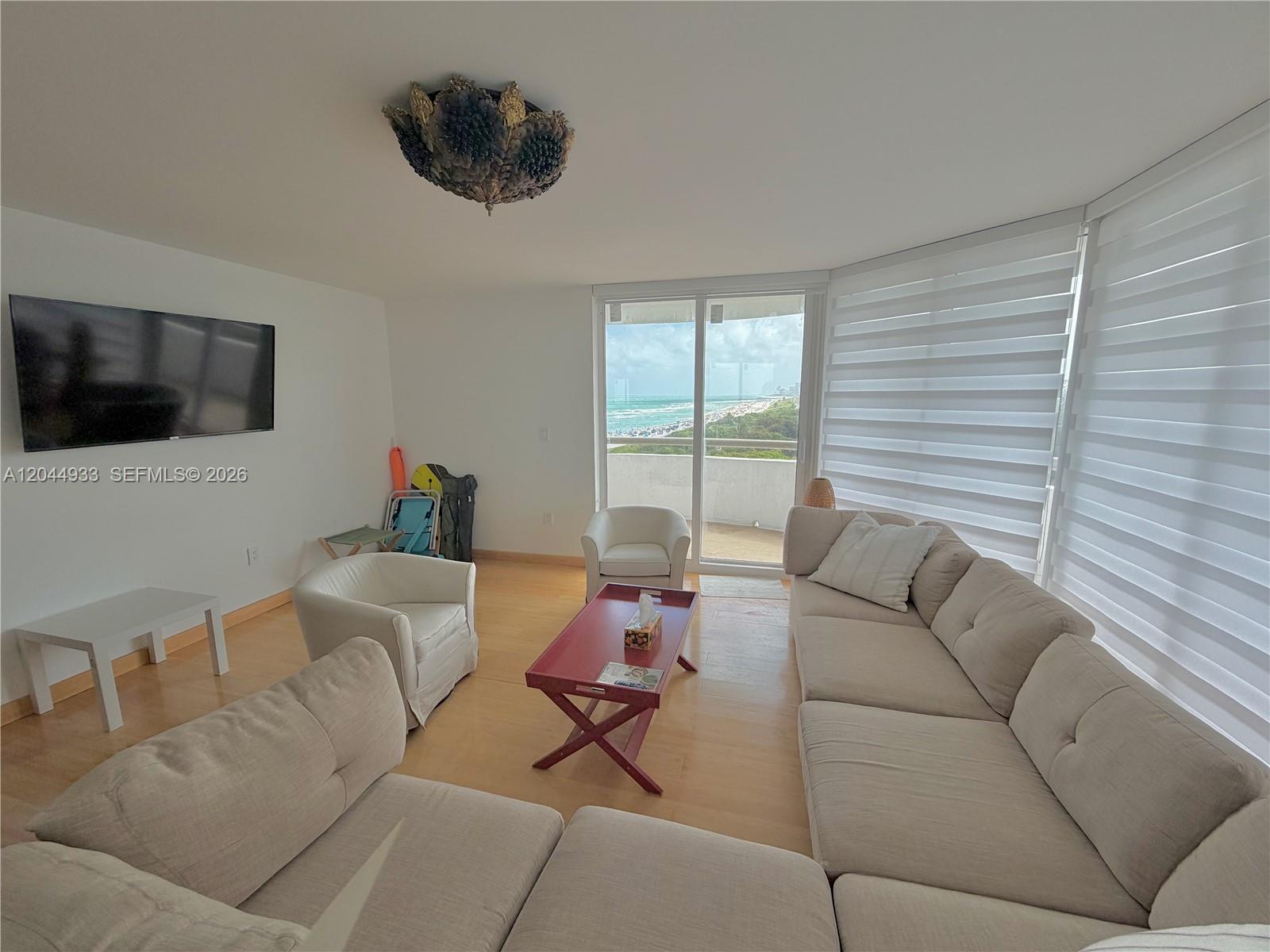 A12044933 Property Photo 4