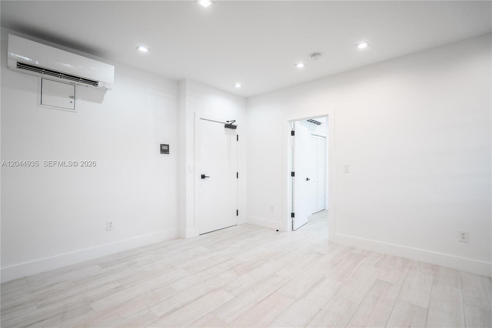 960 Jefferson Avenue Property Photo 16