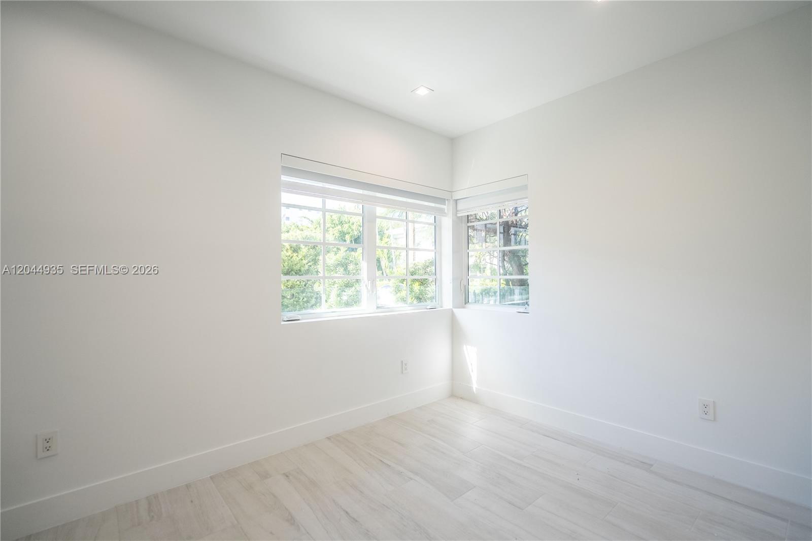 960 Jefferson Avenue Property Photo 18