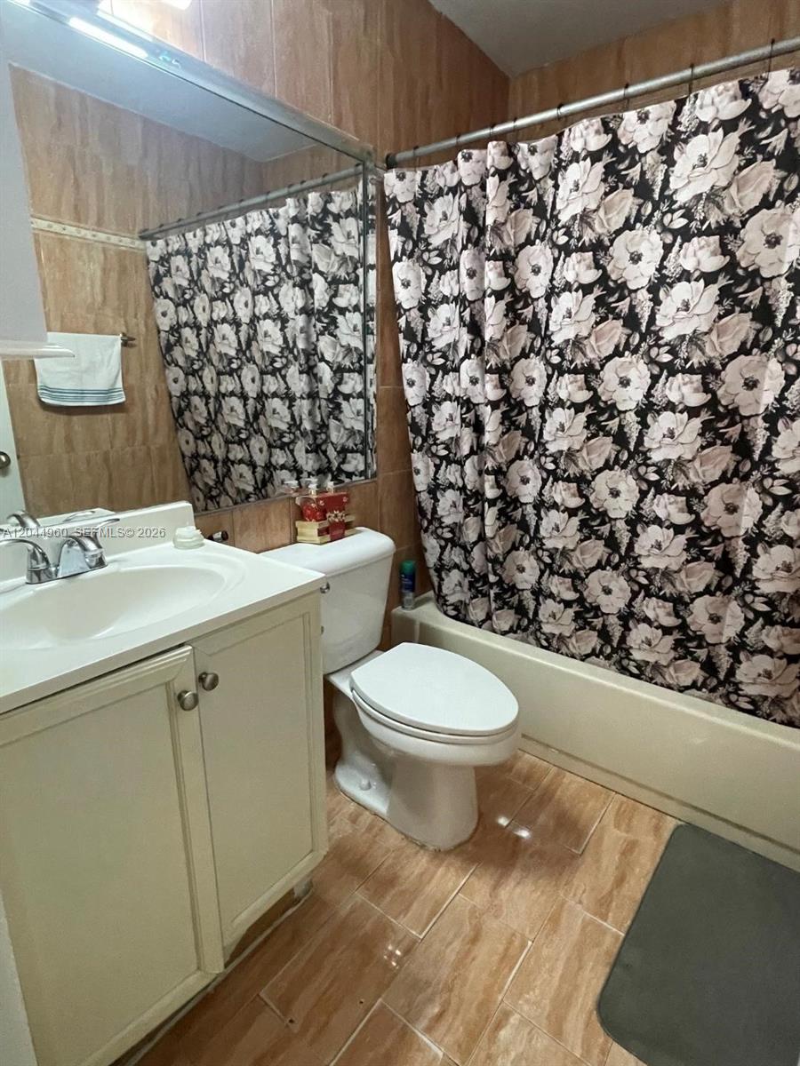 7681 Nw 178th Terrace Property Photo 8