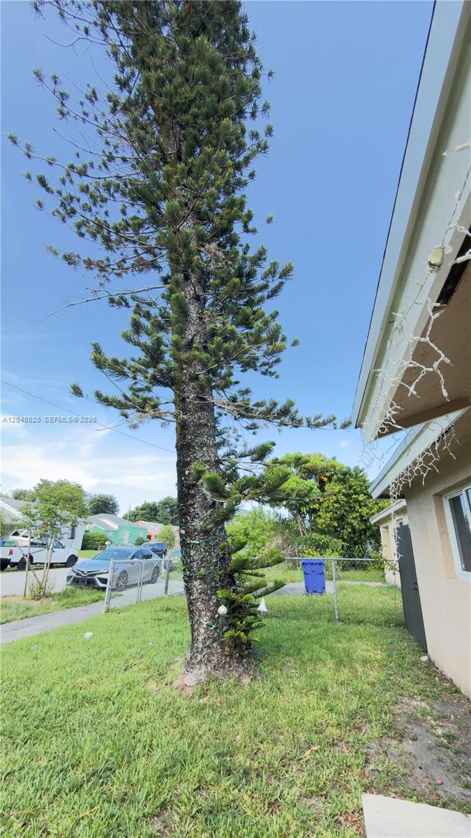 920 Nw 65th Street Property Photo 2