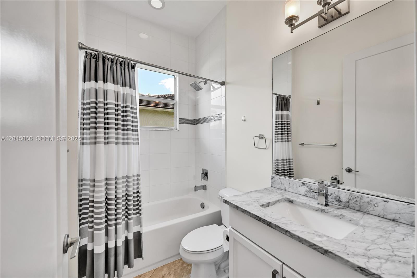 9706 Celtic Sea Lane Property Photo 4
