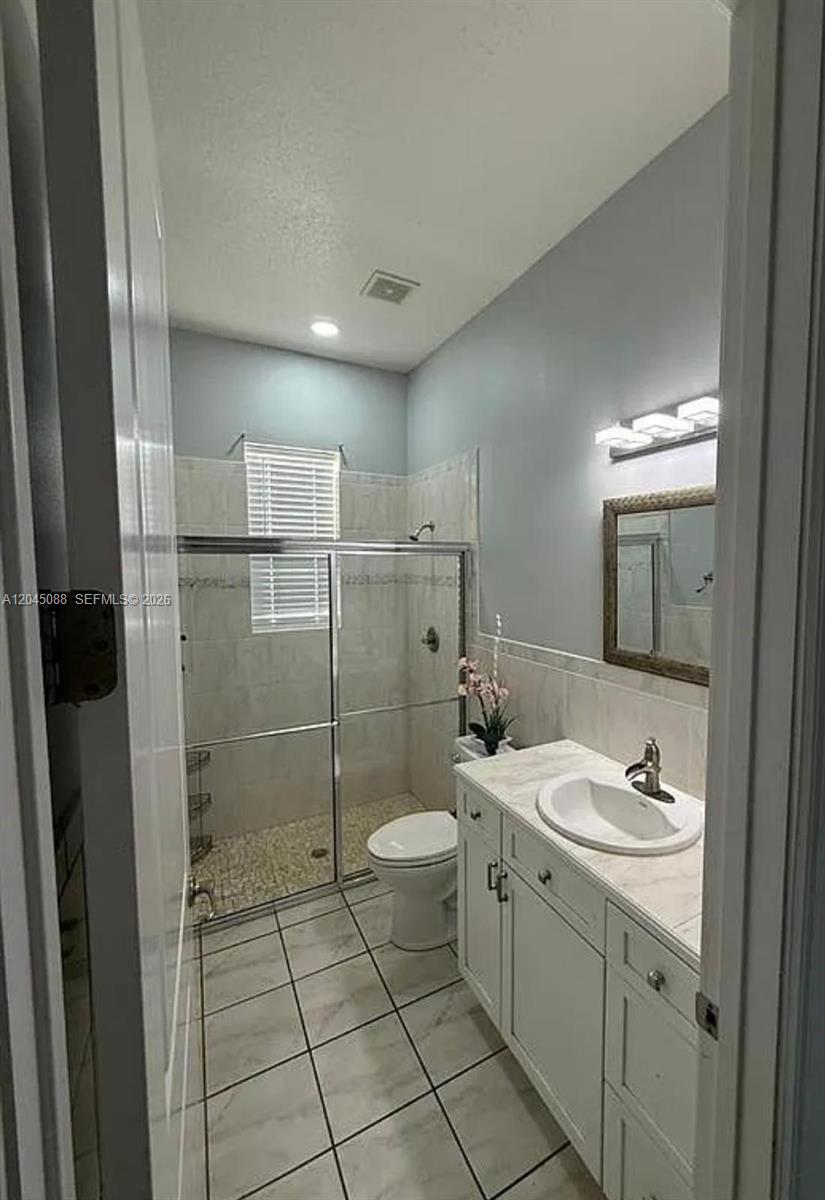 24920 Se Highway 450 Property Photo 14