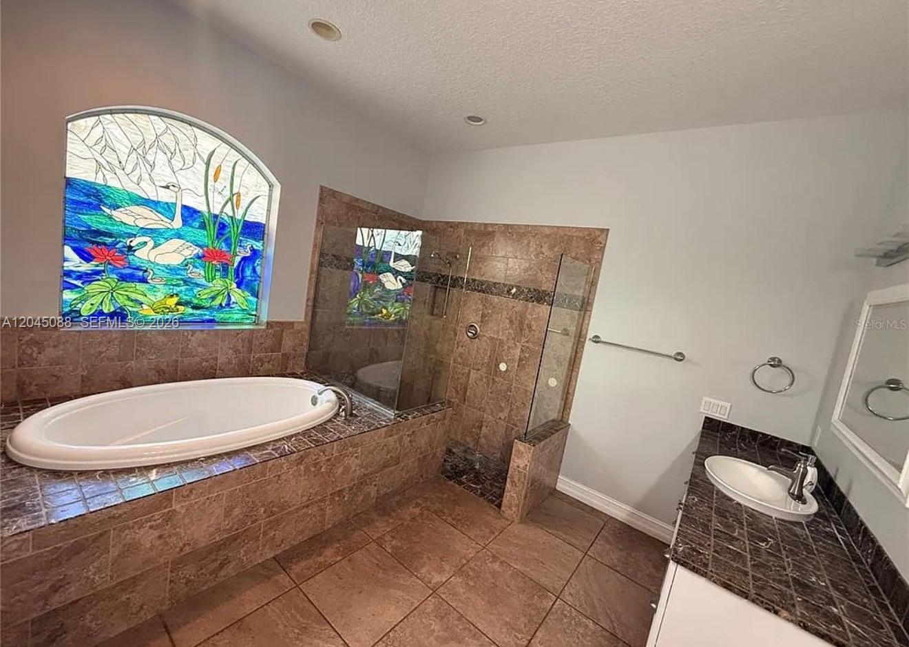 24920 Se Highway 450 Property Photo 16