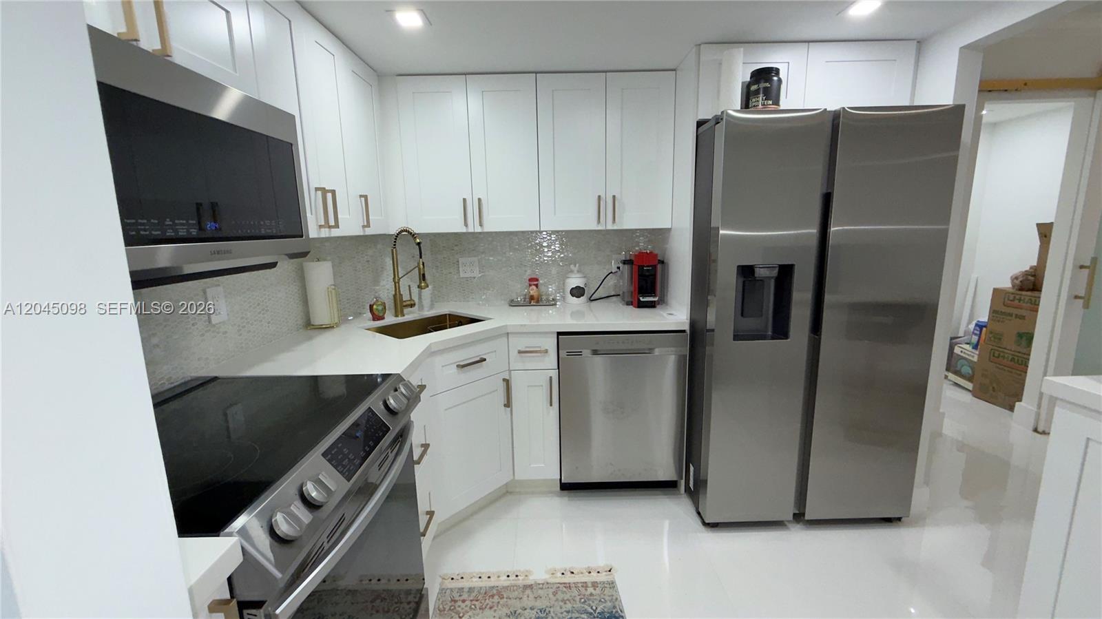 2333 Brickell Avenue 614 Property Photo 6