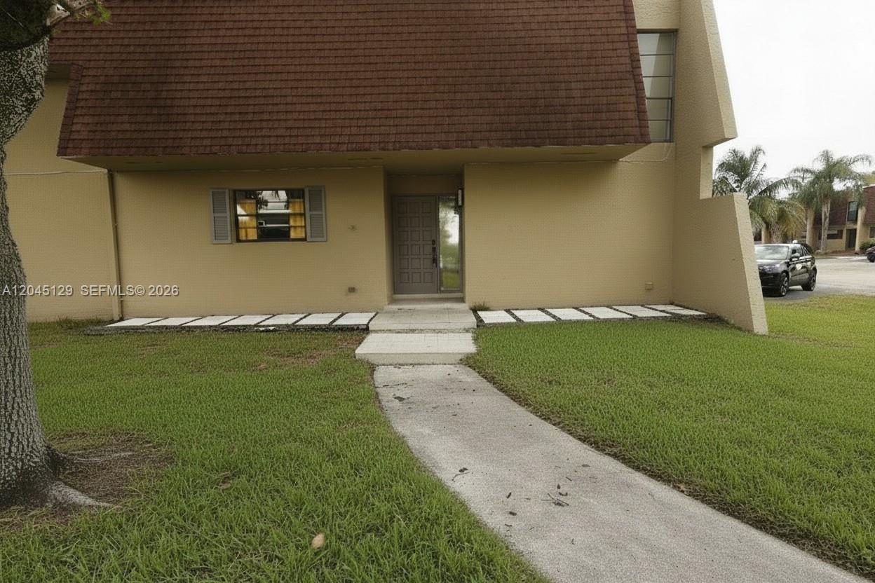8985 Palm Tree Lane 8985 Property Photo 1