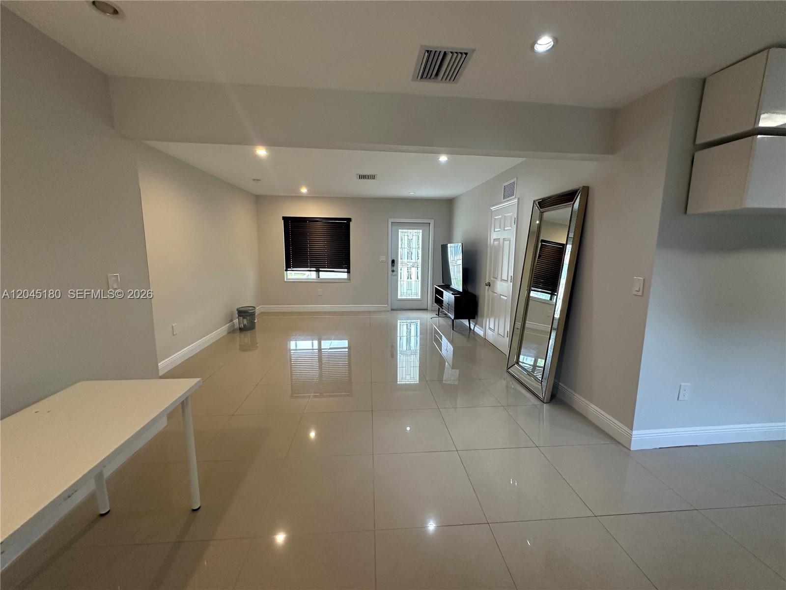 2155 Biarritz Drive Property Photo 2