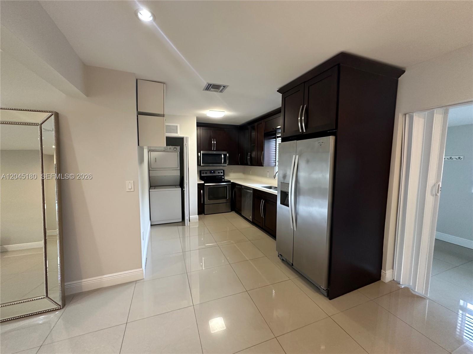 2155 Biarritz Drive Property Photo 3