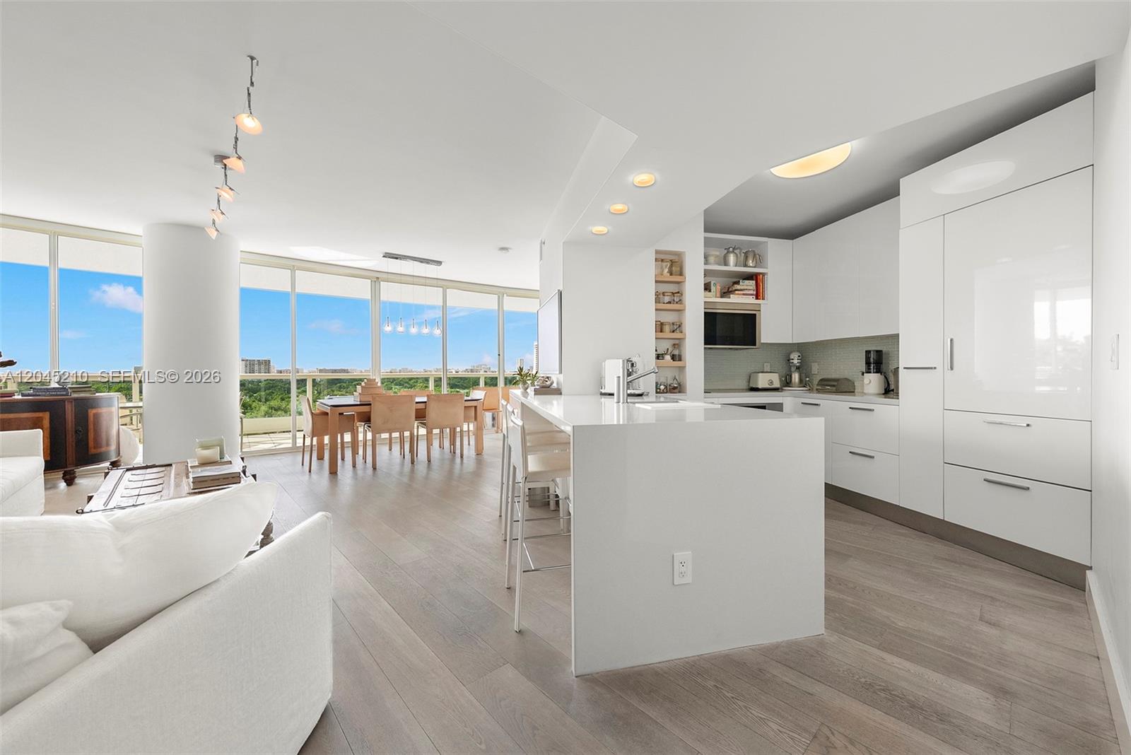 2127 Brickell Avenue 1006 Property Photo 4
