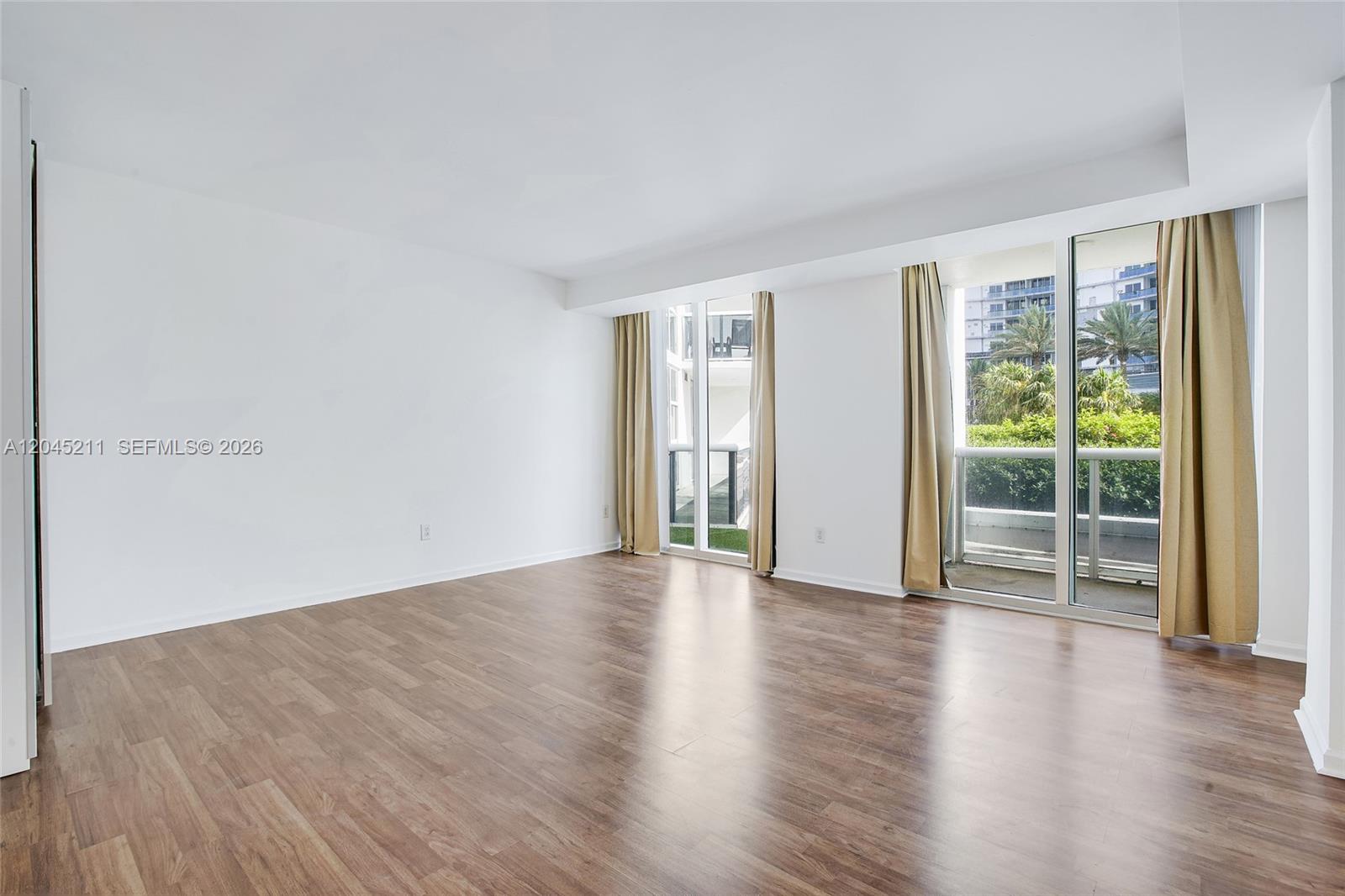 10275 Collins Avenue 201 Property Photo 10