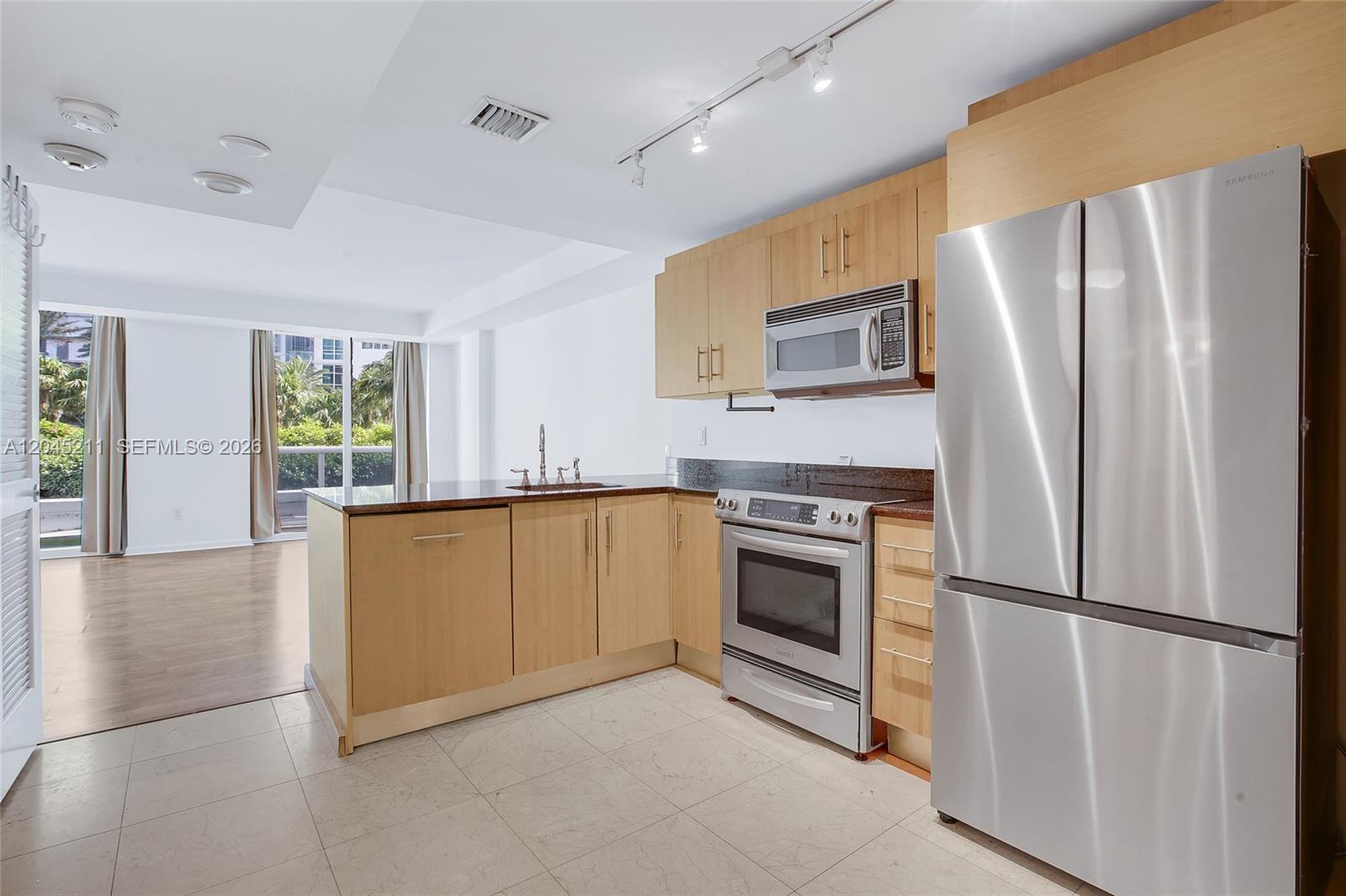 10275 Collins Avenue 201 Property Photo 12