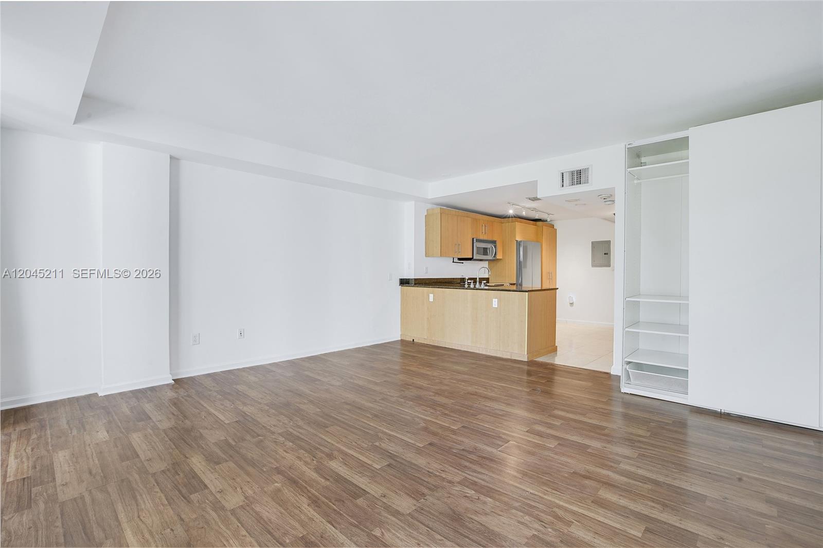 10275 Collins Avenue 201 Property Photo 16
