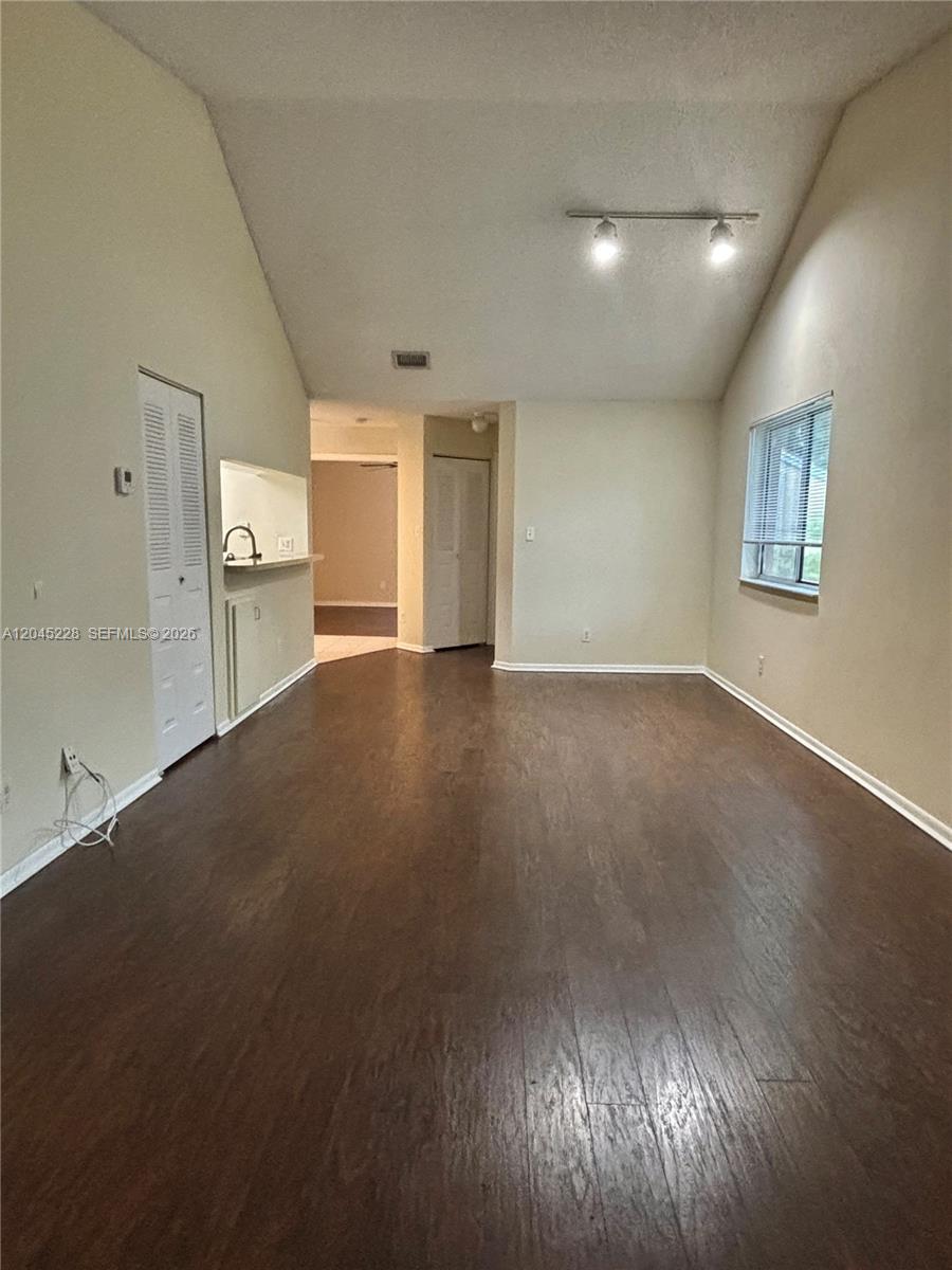 1040 Coral Club Drive 1040 Property Photo 4