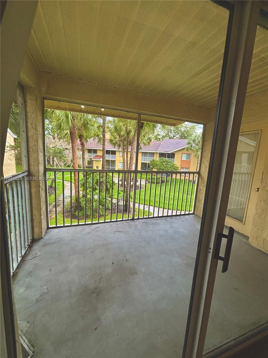 1040 Coral Club Drive 1040 Property Photo 5