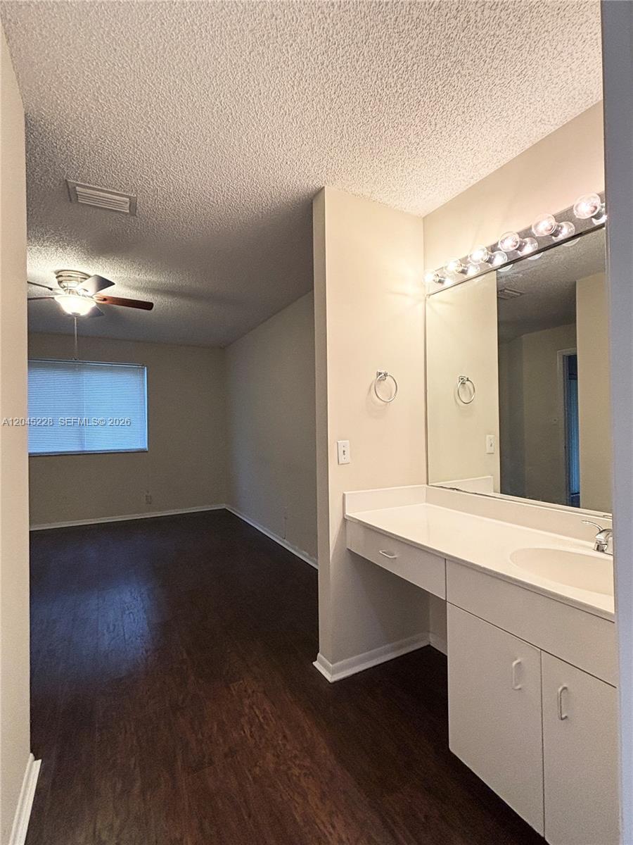 1040 Coral Club Drive 1040 Property Photo 7
