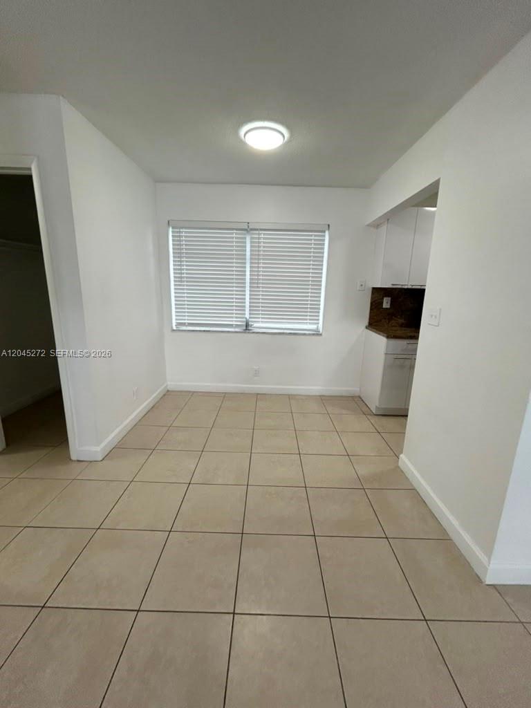 2435 Van Buren Street Apt 1b Property Photo 2