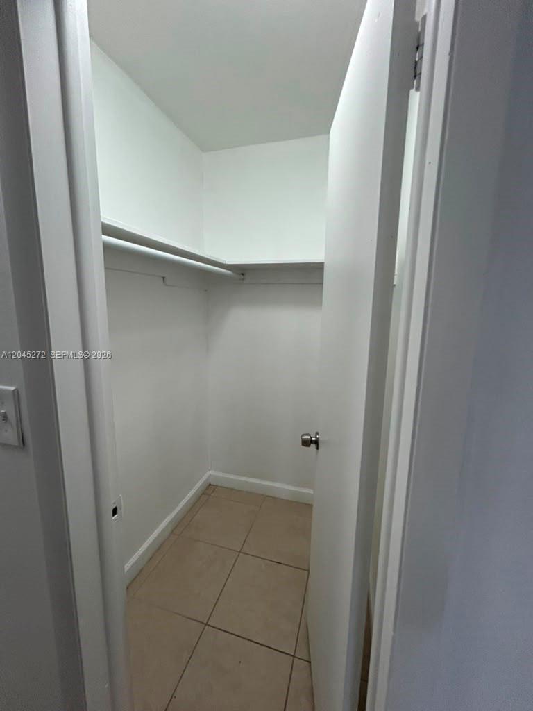 2435 Van Buren Street Apt 1b Property Photo 3