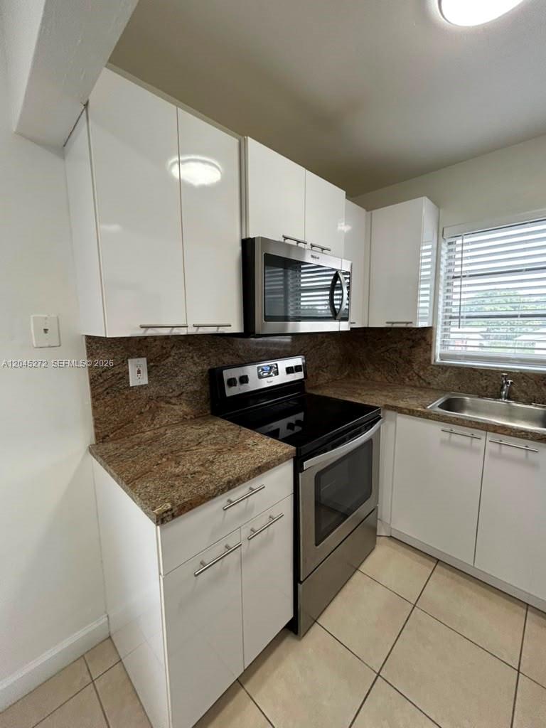 2435 Van Buren Street Apt 1b Property Photo 6