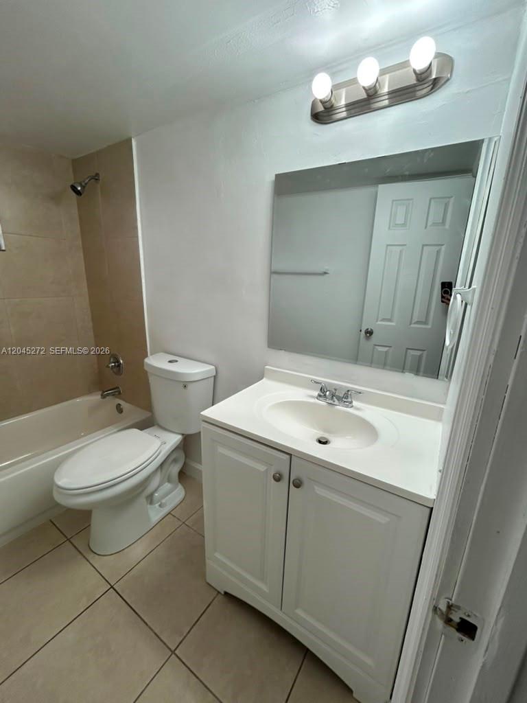 2435 Van Buren Street Apt 1b Property Photo 13
