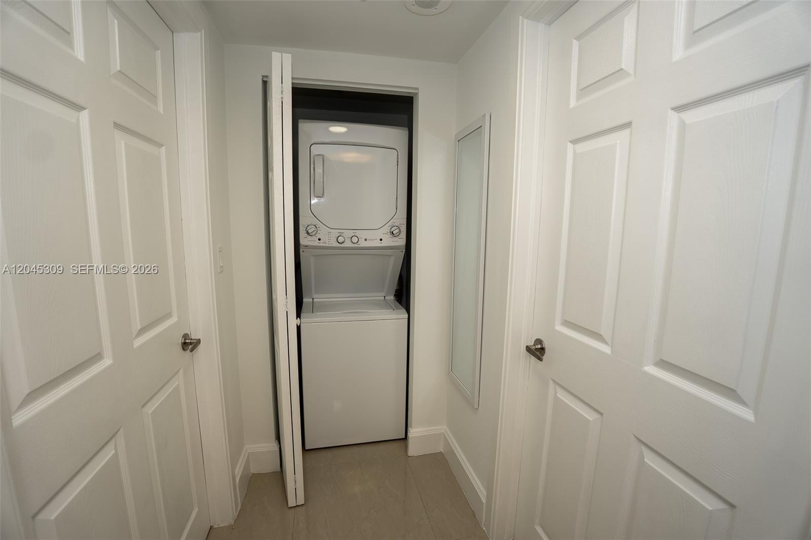 2951 S Bayshore Drive 716 Property Photo 8