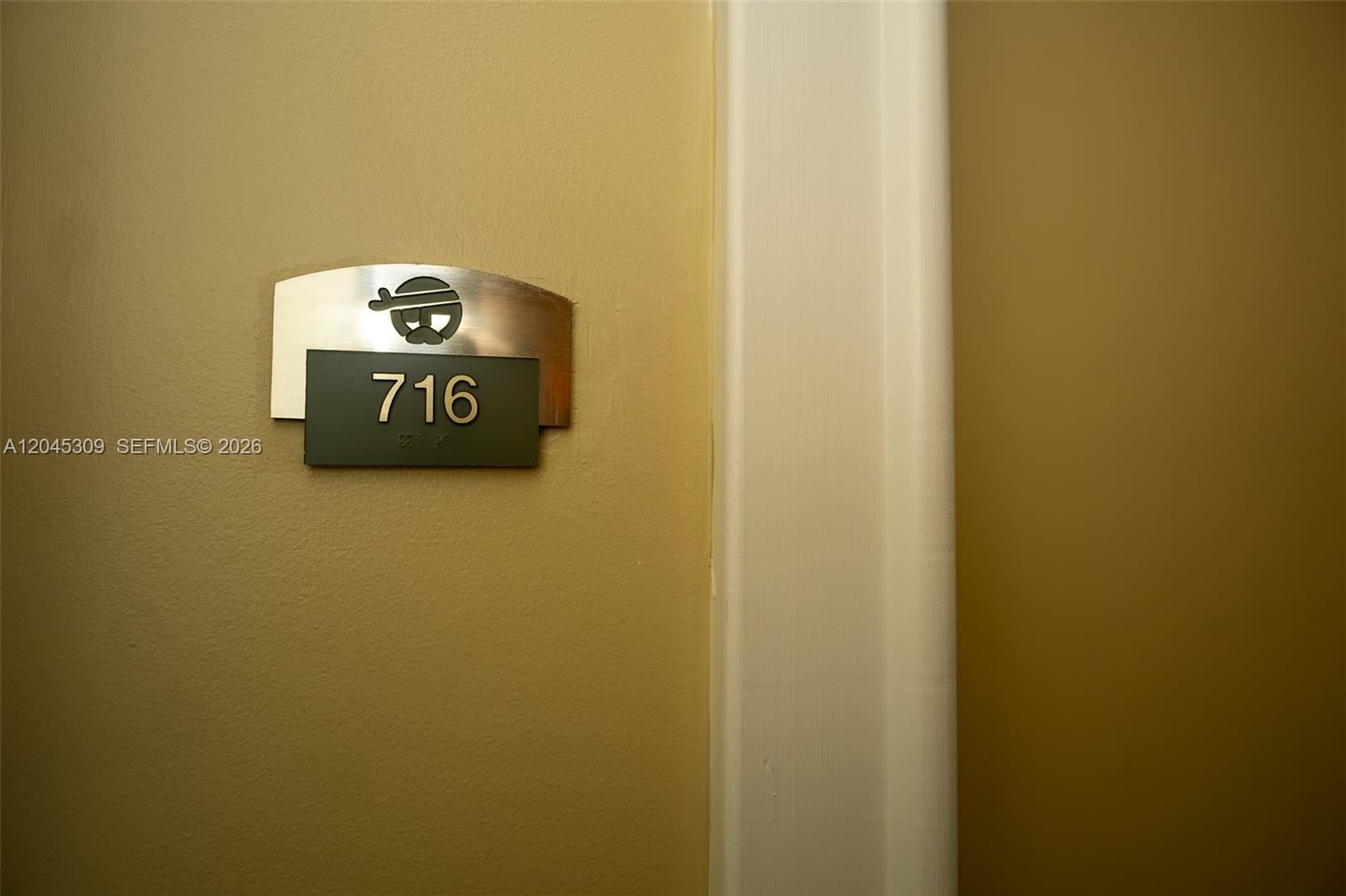 2951 S Bayshore Drive 716 Property Photo 21